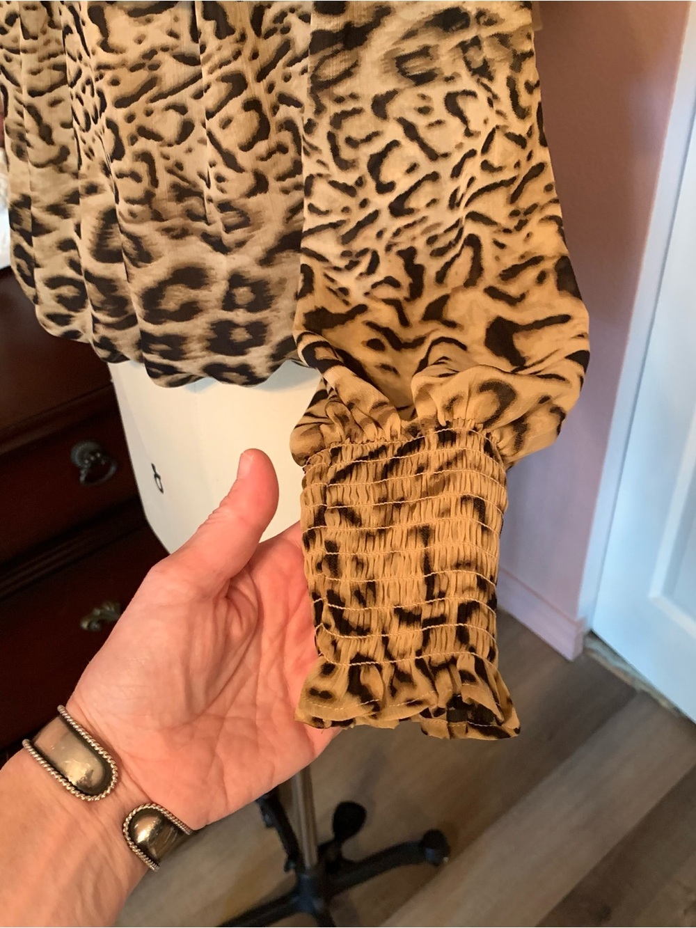 EXPRESS Off-Shoulder Leopard Print Ruffled Blouse - Picture 4 of 6